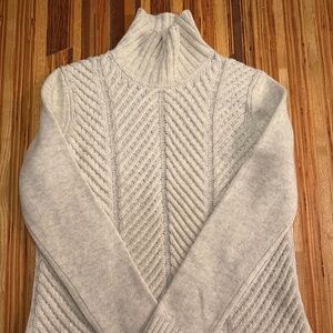 Vince Cream Sweater, size large